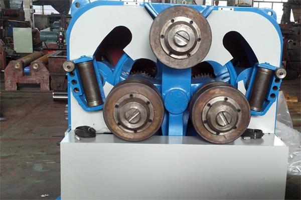 朗日廠家生產(chǎn)的型材彎曲機，順利出貨了