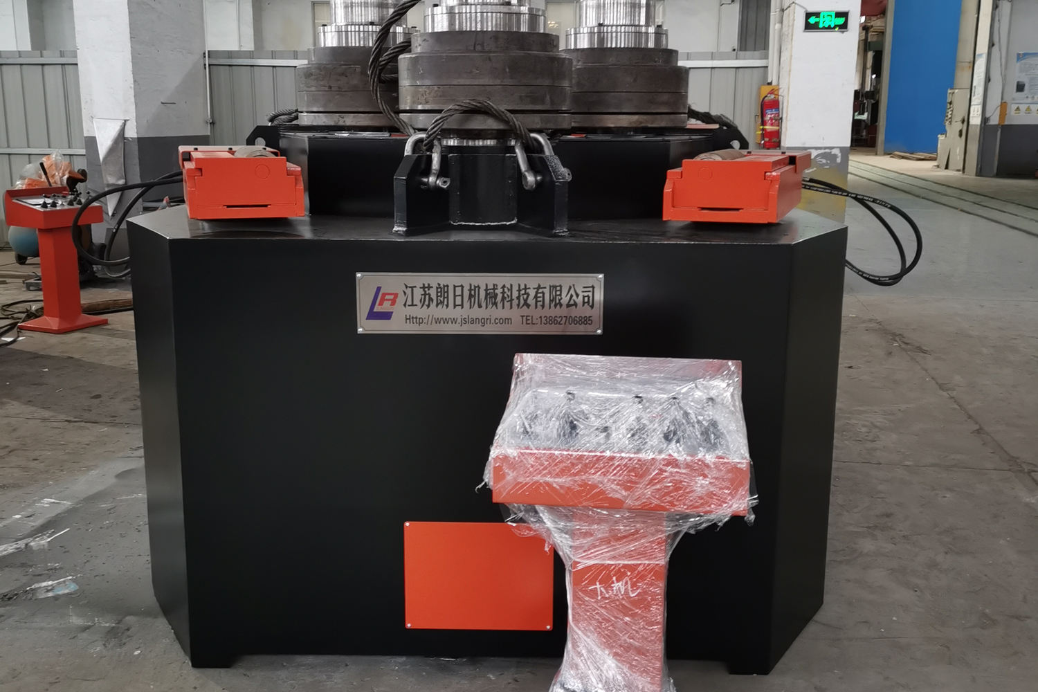 【劃重點(diǎn)】運(yùn)行型材彎曲機(jī)過(guò)程中的四大注意事項(xiàng)